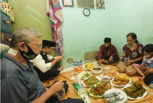 Ridwan Kamil Ajak Warga Buka Puasa Bersama, Ini Menu Takjilnya - GenPI.co JABAR