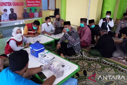 Demi Kejar Target Vaksinasi, Siasat Pemkab Cianjur Tak Terduga - GenPI.co JABAR