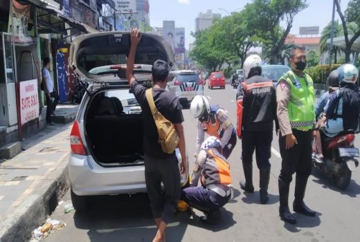 Tegas, Dishub Kota Depok Tindak Kendaraan yang Parkir Sembarangan - GenPI.co JABAR