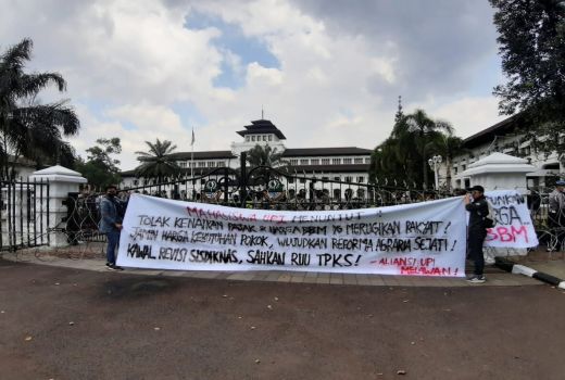 Polisi Tindak Tegas Anarko di Bandung Sebelum Demo Mahasiswa - GenPI.co JABAR