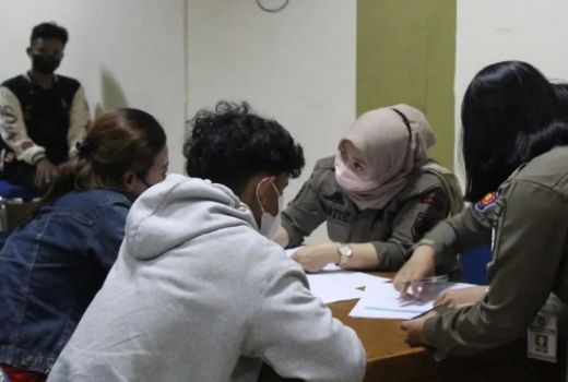 Kontrakan Mesum di Depok digerebek, Ternyata Tempat Open BO - GenPI.co JABAR