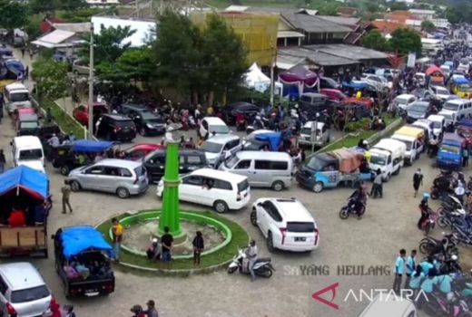 Macet dan Susah Cari Parkir, Begini Kondisi Pantai Sayang Heulang - GenPI.co JABAR