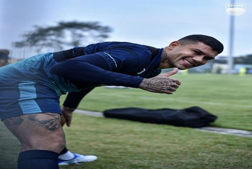 Pelatih Persib Terkejut dengan Kondisi Ciro Alves dan David - GenPI.co JABAR
