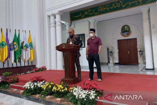 Ridwan Kamil Sudah Tiba di Swiss, Nasib Anaknya Masih Tanda Tanya - GenPI.co JABAR