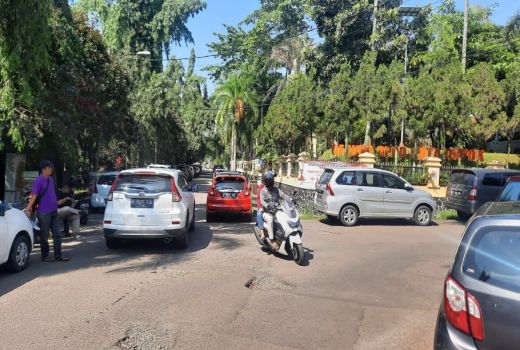 Parkir Liar di GDC Tumbuh Subur, Wakil Ketua DPRD Kritik Keras - GenPI.co JABAR