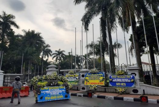 Ridwan Kamil Disambut Karangan Bunga Dari Sejumlah Tokoh Penting - GenPI.co JABAR
