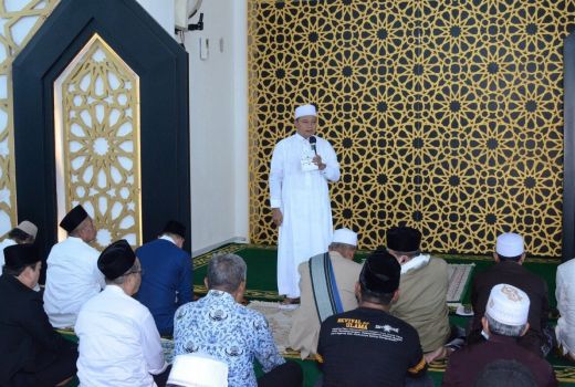 Wagub Jabar Jadi Imam Salat Gaib untuk Anak Ridwan Kamil - GenPI.co JABAR