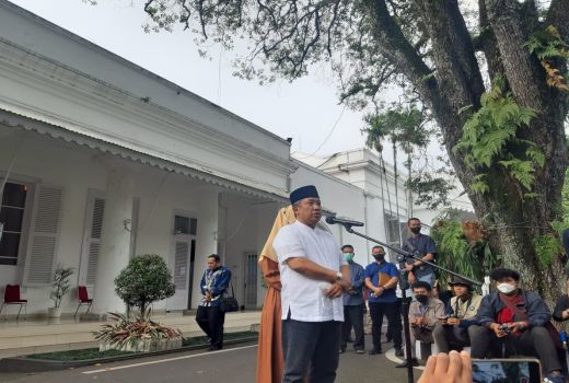 Tidak Kuat Lihat Penderitaan Ridwan Kamil, Yana Mulyana Menangis - GenPI.co JABAR