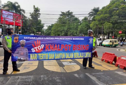 Pakai Knalpot Bising? Segera Copot karena Polisi akan Lakukan ini - GenPI.co JABAR