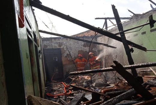 Satu Rumah di Depok Hangus Terbakar, Bagaimana Nasib Penghuni? - GenPI.co JABAR