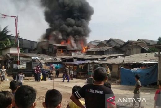 Kebakaran Terjadi Di Kawasan Padat Penduduk Pasir Koja, Bandung - GenPI.co JABAR