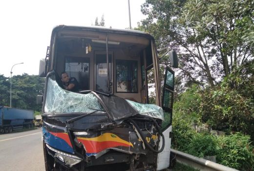 Sopir Bus Penyebab Kecelakaan di Tol Cipularang Ditangkap Polisi - GenPI.co JABAR