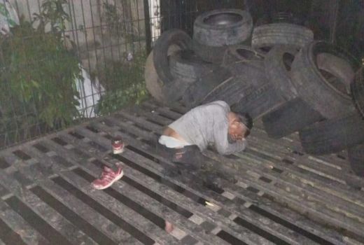 Seorang Sopir Terjebak Penutup Drainase Ketika Hendak Kencing - GenPI.co JABAR