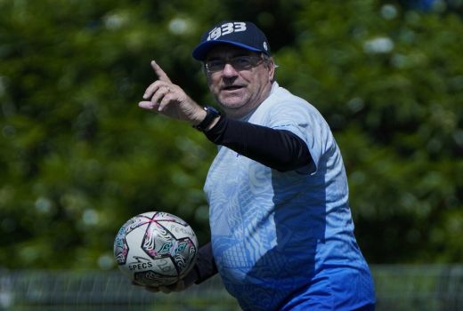 Robert Bingung Dengan Para Pemain Persib Jelang Kick Off Liga 1 - GenPI.co JABAR