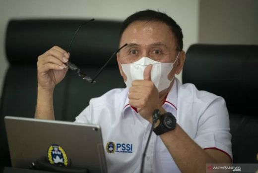 Kontroversi, Prestasi, dan Ambisi Ketua PSSI Iwan Bule - GenPI.co JABAR