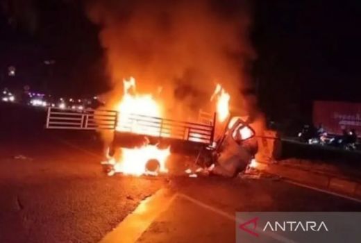 Kronologi Kecelakaan Terbakarnya Mobil Pikap di Subang, Ngeri - GenPI.co JABAR