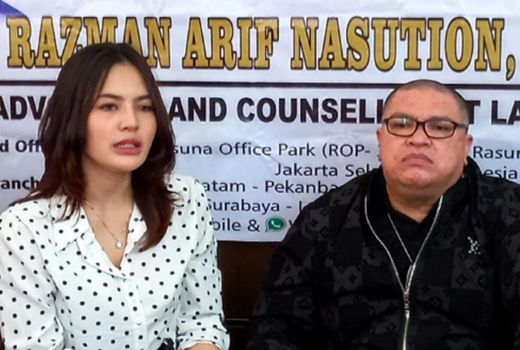 Semakin Membara, Hotman Paris Buka Aib Razman Arif Nasution - GenPI.co JABAR