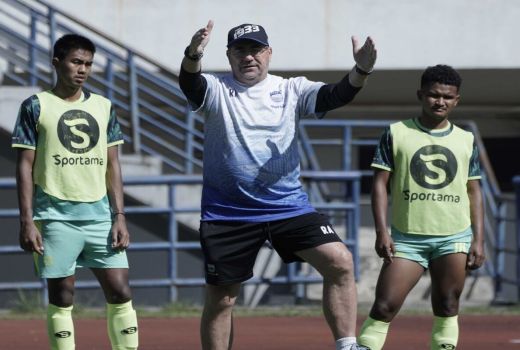 Pelatih Persib Akui Ada Rasa Gugup Jelang Laga Kontra Bhayangkara - GenPI.co JABAR