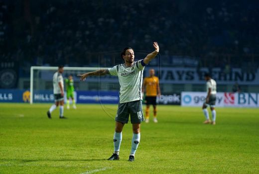 Pelatih Persib Sebut Laga Melawan Madura United Sangat Penting - GenPI.co JABAR