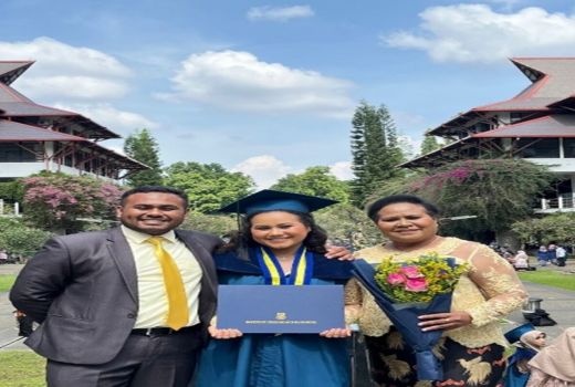 Gadis Asal Papua Berusia 20 Tahun Ini Jadi Wisudawan Termuda ITB - GenPI.co JABAR