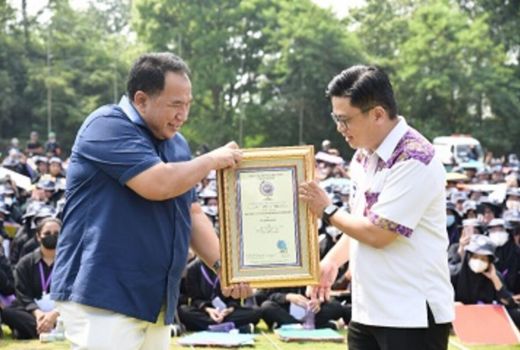 Bangga! Mahasiswa Baru IPB Pecahkan Rekor Dunia 3D Formasi - GenPI.co JABAR