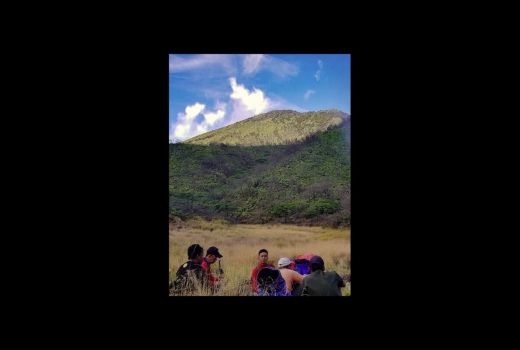 Cobain Yuk Jalur Pendakian Baru di Gunung Ciremai, Punya Padang Savana Indah - GenPI.co JABAR
