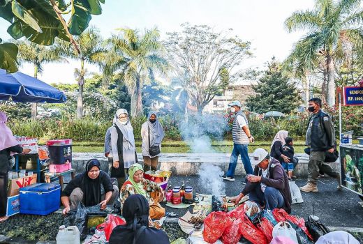 Pemkot Bandung Atur PKL Supaya Naik Kelas Jadi Destinasi Wisata - GenPI.co JABAR