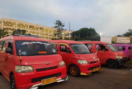 Jeritan Hati Sopir Angkot Depok yang Menilai Kenaikan BBM Lebih Berat dari Pandemi - GenPI.co JABAR