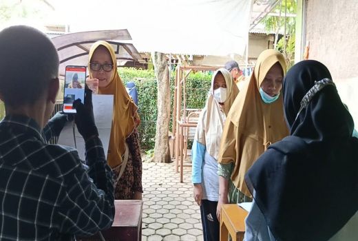 BLT BBM di Kelurahan Cilangkap Kota Depok Belum Tepat Sasaran? - GenPI.co JABAR