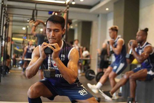 Ini Menu Latihan Kiper Persib untuk Jaga Kondisi - GenPI.co JABAR