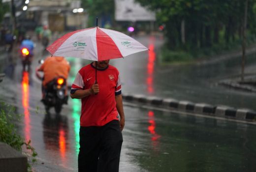 Ramalan Cuaca Jabar, Daerah Berikut Waspada Hujan Lebat di Siang Hari - GenPI.co JABAR