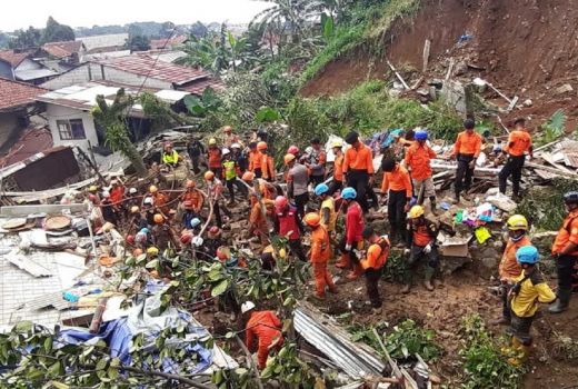 Sungai Cipamingkis Mengamuk, Belasan Rumah di Bogor Terdampak - GenPI.co JABAR