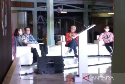 Celetukkan Bima Arya Bikin Heboh, Ganjar dan Ridwan Kamil Dijodohkan - GenPI.co JABAR