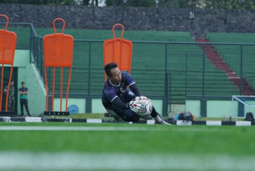 Kiper Persib Punya Pengalaman Menyeramkan Saat di Stadion Siliwangi - GenPI.co JABAR