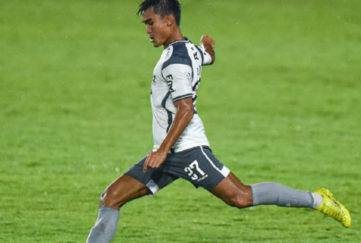 Waduh, 2 Pemain Andalan Persib Cedera Saat Imbangi Dewa United - GenPI.co JABAR