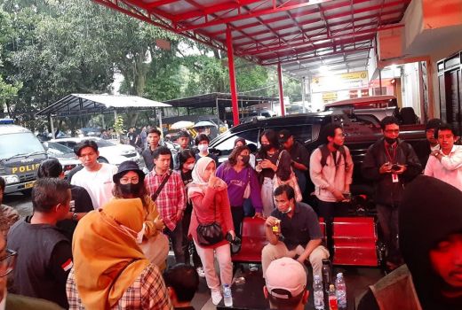 Ricuh Demo Penolakan KUHP di DPRD Jabar, Puluhan Mahasiswa Sudah Dibebaskan - GenPI.co JABAR