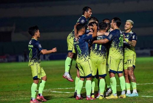 Sulit Cari Stadion, Laga Persib vs Bhayangkara FC Belum Jelas - GenPI.co JABAR