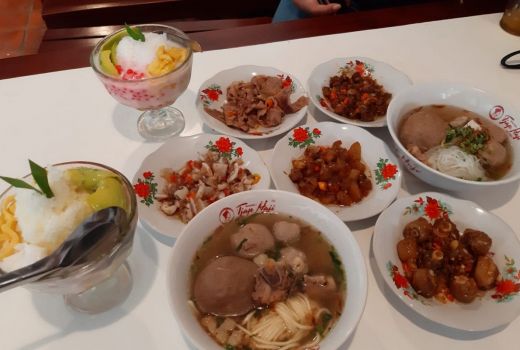 Kuliner di Bandung yang Sedang Viral, Bakso Tjap Haji dengan Onderdil Sapi - GenPI.co JABAR