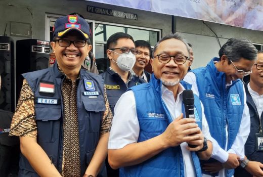 Sidak ke Pasar Gedebage, Mendag Zulkifli Hasan Bikin Tenang Warga Bandung - GenPI.co JABAR