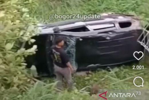 Tak Kuat Menanjak, Mobil di Bogor Masuk Jurang Sedalam 6 Meter - GenPI.co JABAR