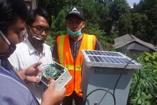 Alat Ciptaan Tim Penelitian UI Keren Banget, Bisa Pantau Longsor Jarak jauh - GenPI.co JABAR