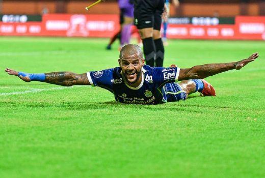 Striker Haus Gol Persib Bandung Cedera, Semoga Tak Serius - GenPI.co JABAR