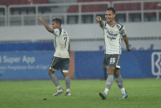 Debut Manis, Rezaldi Hehanussa Ikut Andil Kemenangan Persib - GenPI.co JABAR