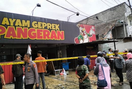 Kebakaran Restoran Ayam Geprek di Bandung, 3 Orang Terluka - GenPI.co JABAR