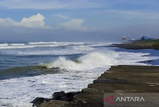 Peringatan Dini Gelombang Tinggi, Warga Pesisir Selatan Jabar Perhatikan! - GenPI.co JABAR
