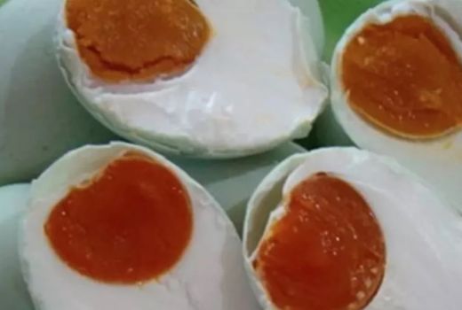 Meski Tinggi Natrium, Telur Asin Punya 5 Manfaat Tersembunyi - GenPI.co JABAR