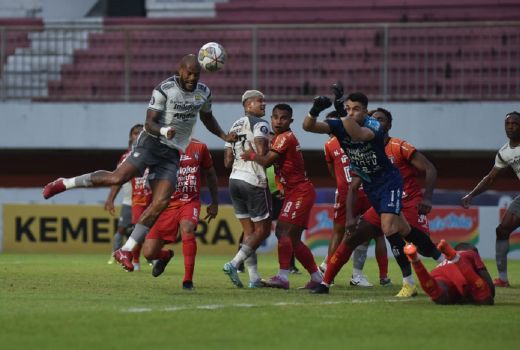 Persib vs Bali United Imbang, Luis Milla Sebut Sebagai Hasil Terbaik - GenPI.co JABAR