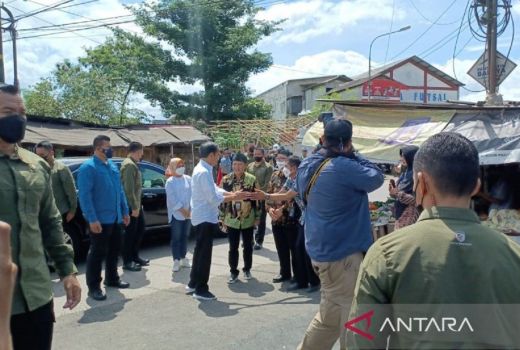 Jokowi Temukan Harga Cabai yang Melejit di Pasar Baleendah Bandung - GenPI.co JABAR