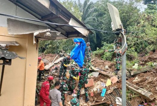 Longsor Empang Bogor, 4 Orang Belum Ditemukan - GenPI.co JABAR