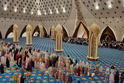 Masjid Raya Al Jabbar Bandung Gelar Salat Tarawih - GenPI.co JABAR